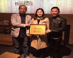 新加坡首家十秒到开业  店主揭秘米线加盟品牌抉择