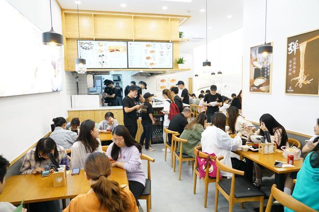 十秒到云南米线门店